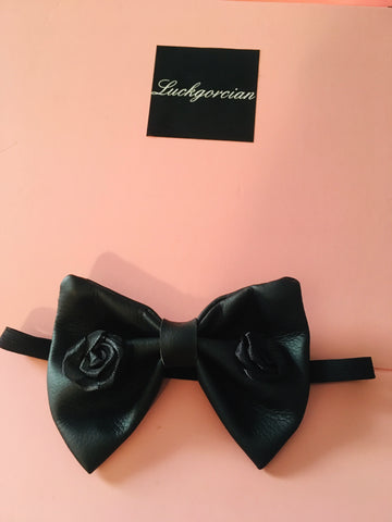 Double rose bowtie